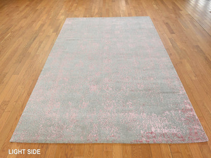 Transitional Transitional hand-knotted wool/silk rug in Pink, 6' x 9', SKU O078900 (view 3)