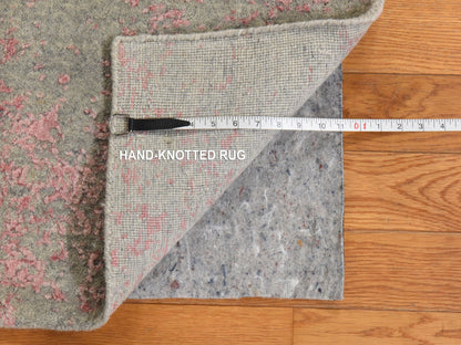 Transitional Transitional hand-knotted wool/silk rug in Pink, 6' x 9', SKU O078900 (view 7)