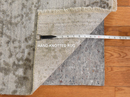 Persian Transitional hand-knotted wool/silk rug in Gray, 6' x 9', SKU O078901 (view 7)