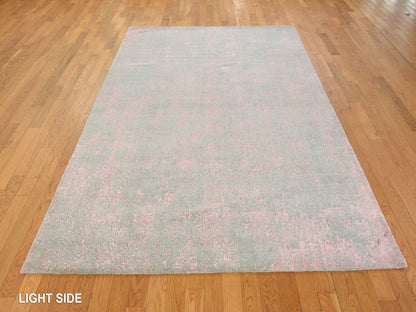 Transitional Transitional hand-knotted wool/silk rug in Pink, 6' x 9', SKU O078902 (view 3)