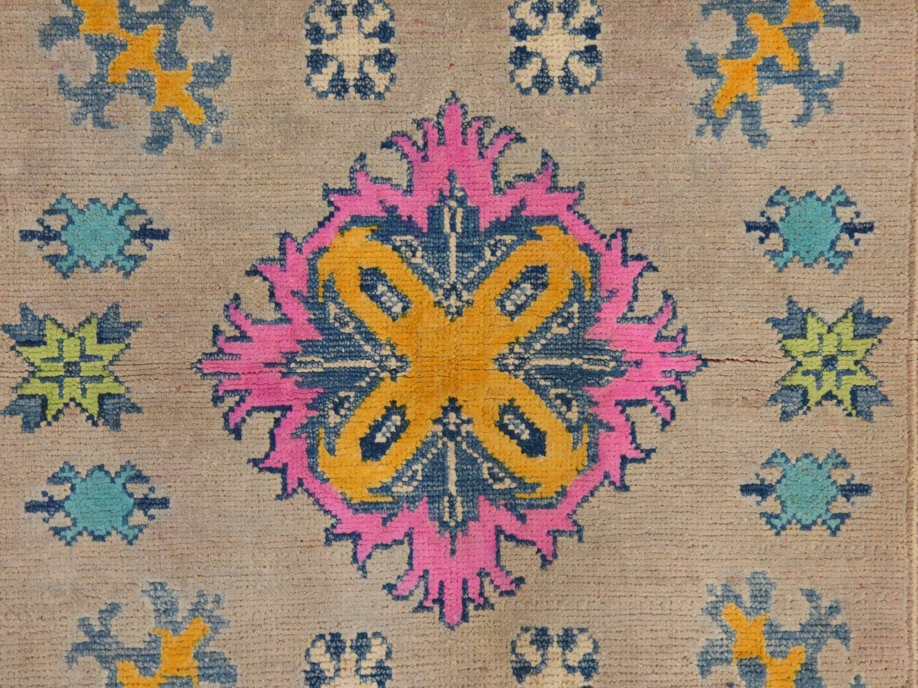 Kazak Kazak hand-knotted wool rug in Brown, 3'5" x 4'10", SKU O078908 (view 3)