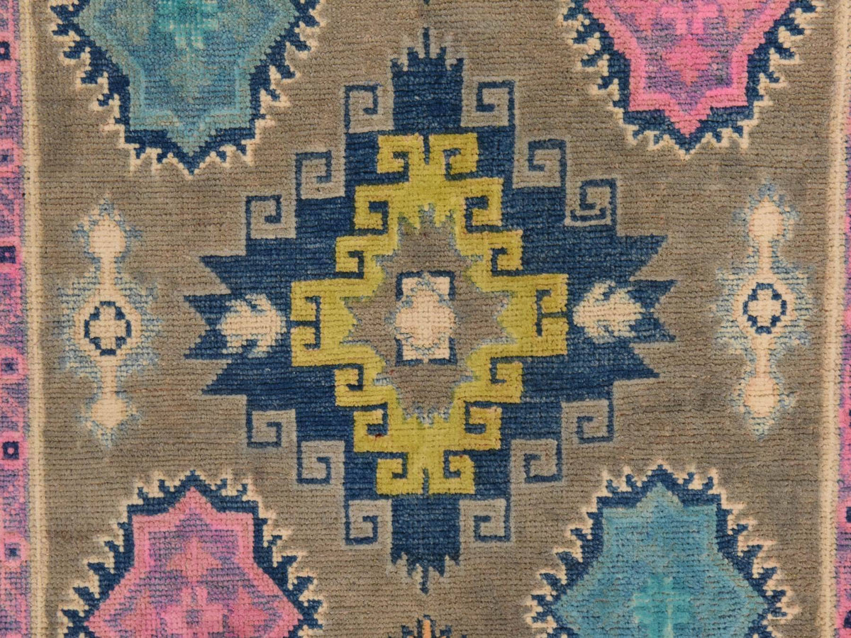 Kazak Kazak hand-knotted wool rug in Brown, 3'2" x 4'9", SKU O078909 (view 3)