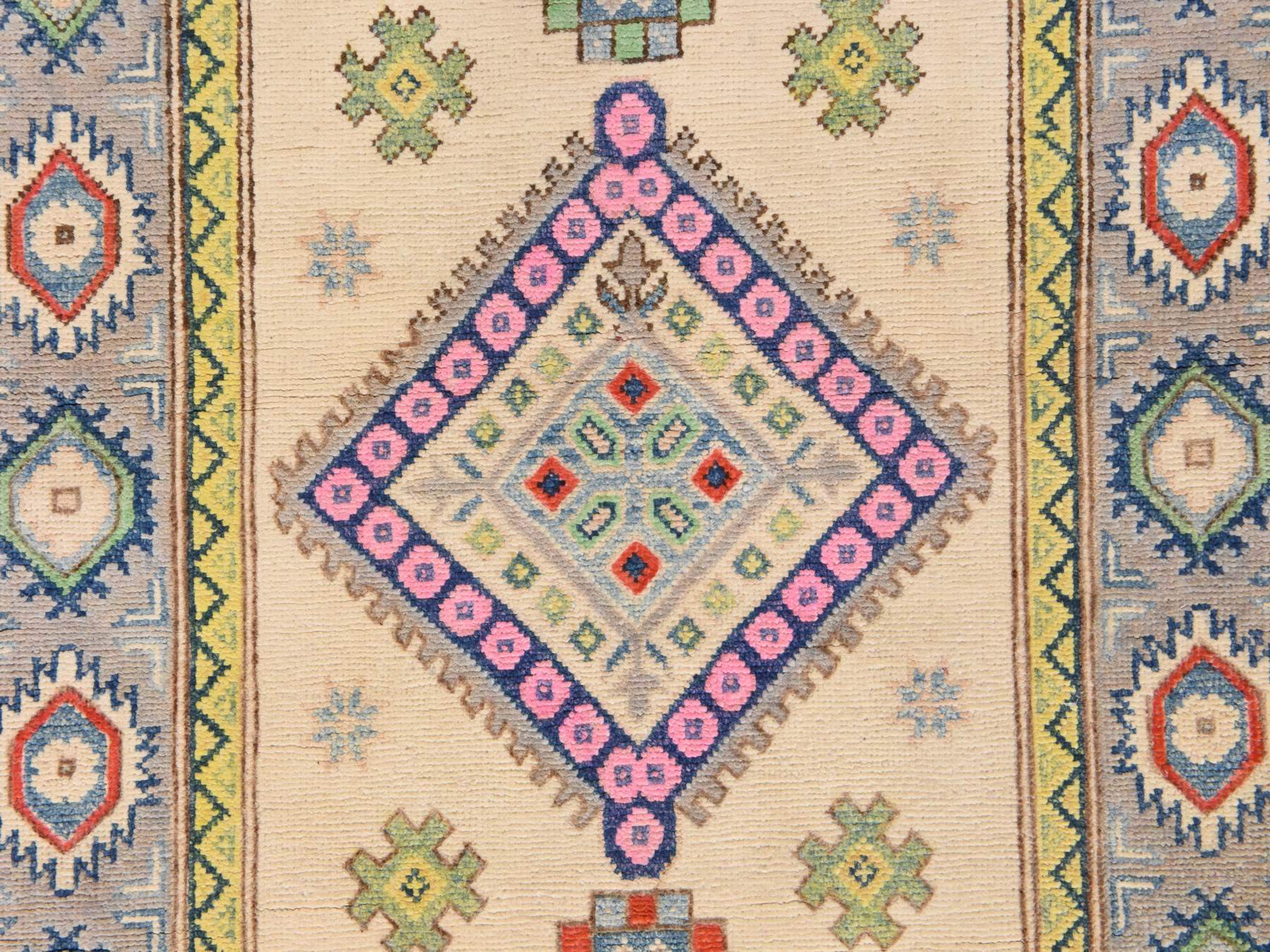 Kazak Kazak hand-knotted wool rug in Ivory, 3'2" x 4'10", SKU O078917 (view 3)