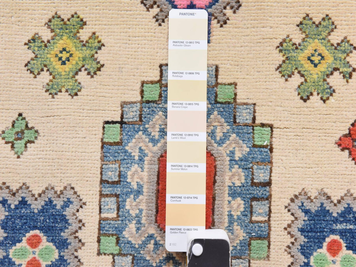 Kazak Kazak hand-knotted wool rug in Ivory, 3'2" x 4'10", SKU O078917 (view 4)