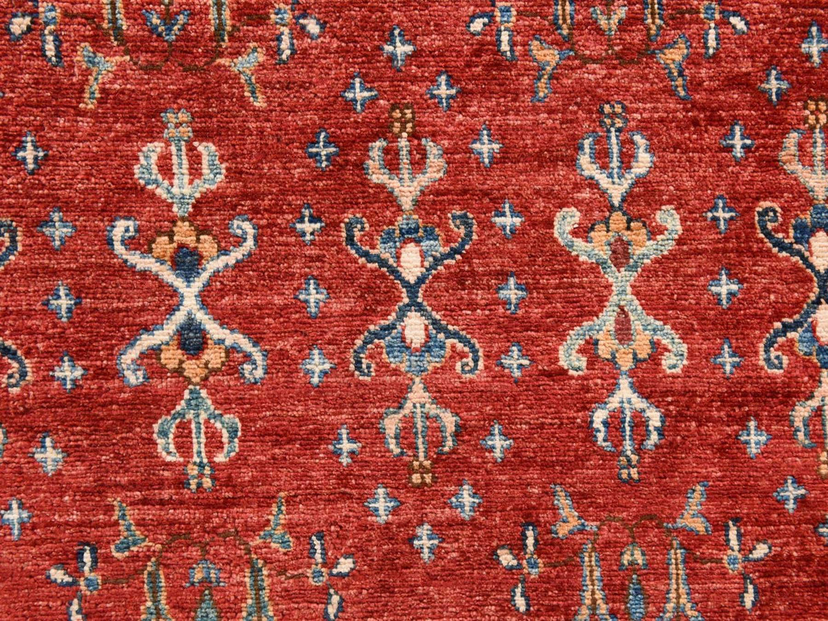 Kazak Kazak hand-knotted wool rug in Red, 9'7" x 9'7", SKU O078925 (view 4)