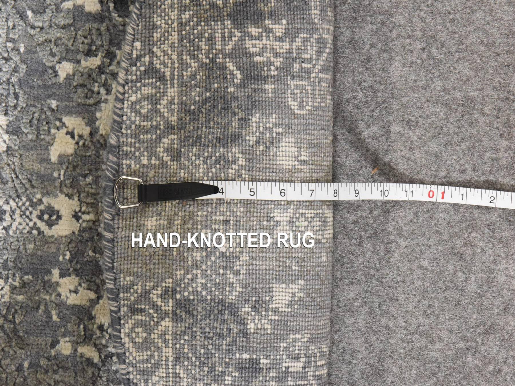 Transitional hand-knotted wool/silk rug in Gray, 4' x 4', SKU O078942 (view 5)