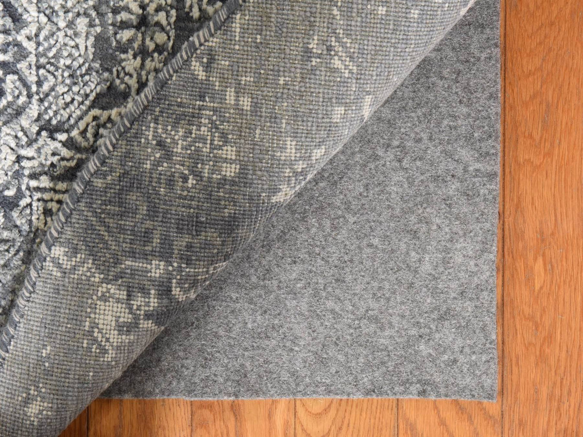 Transitional hand-knotted wool/silk rug in Gray, 4' x 4', SKU O078942 (view 6)