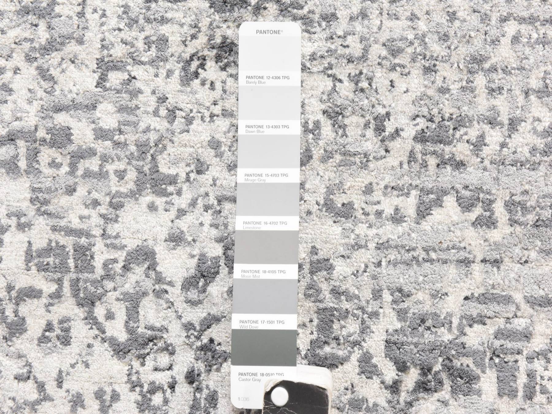 Persian Transitional hand-knotted wool/silk rug in Gray, 3' x 5'1", SKU O078951 (view 4)