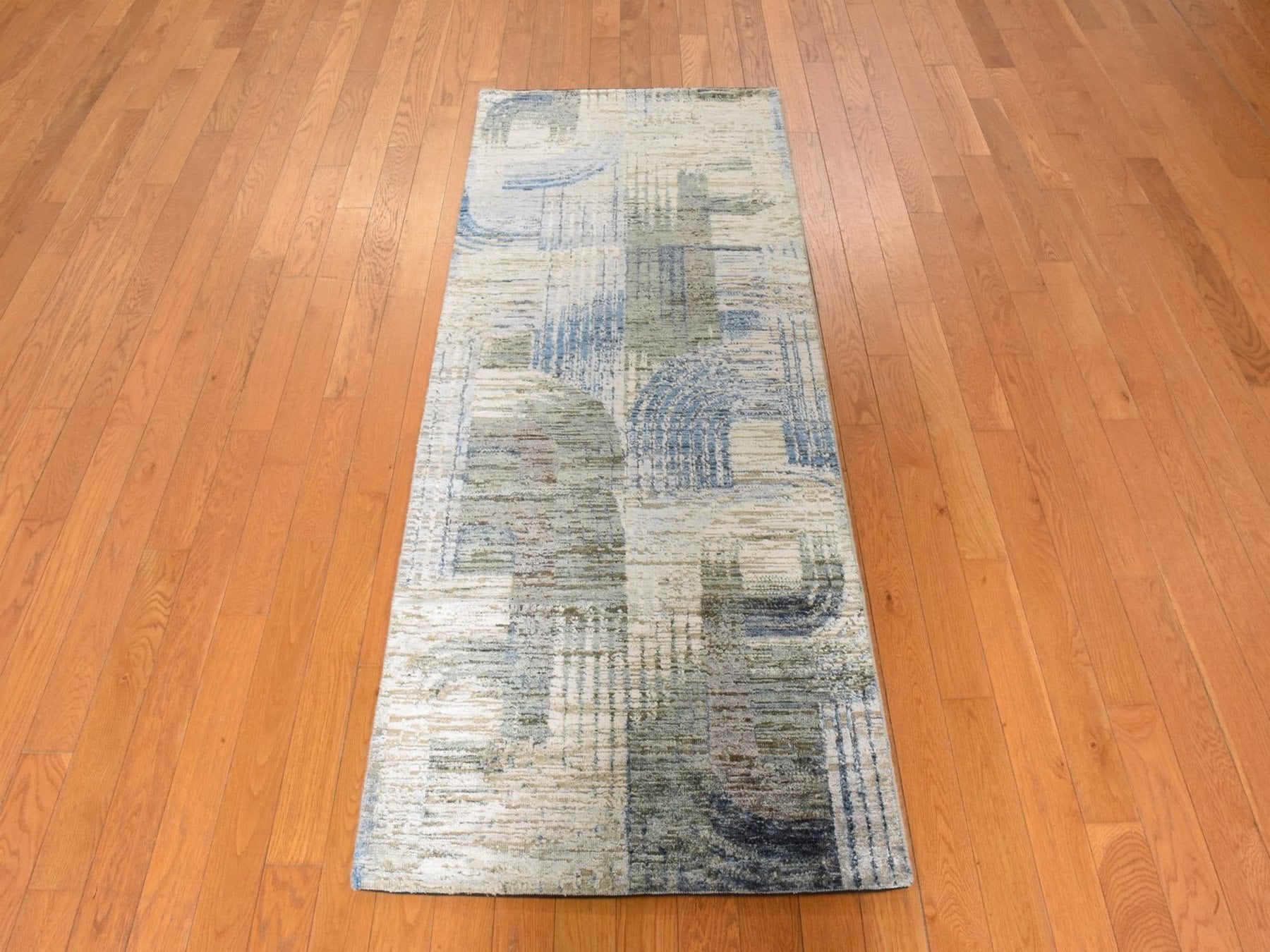 Modern / Contemporary hand-knotted wool/silk runner in Ivory, 2'8" x 6'1", SKU O078953 (view 2)
