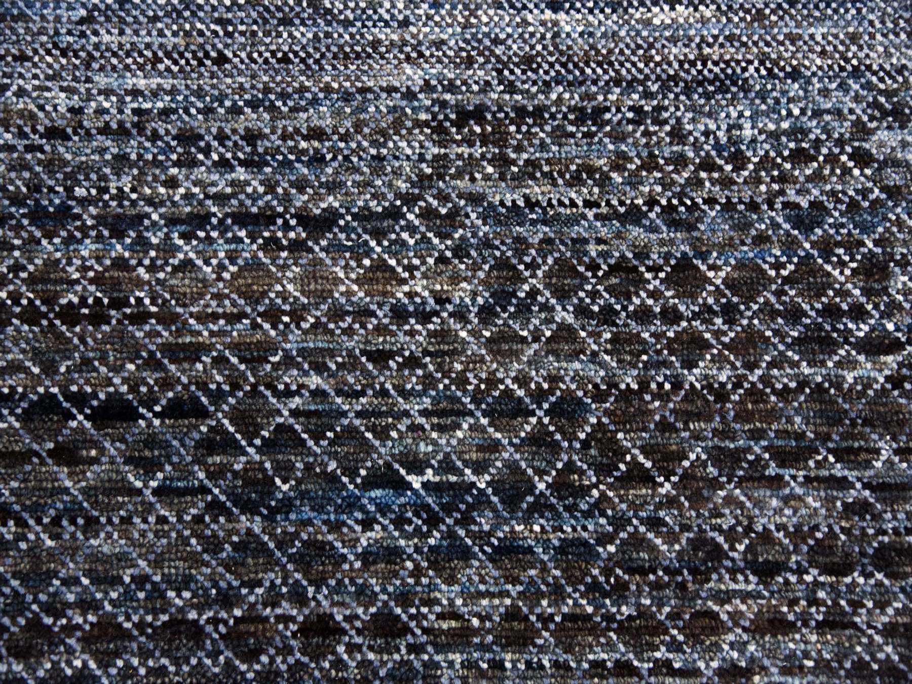 Modern / Contemporary hand-knotted wool rug in Black, 12'2" x 18' — SKU O079001 (view 8)