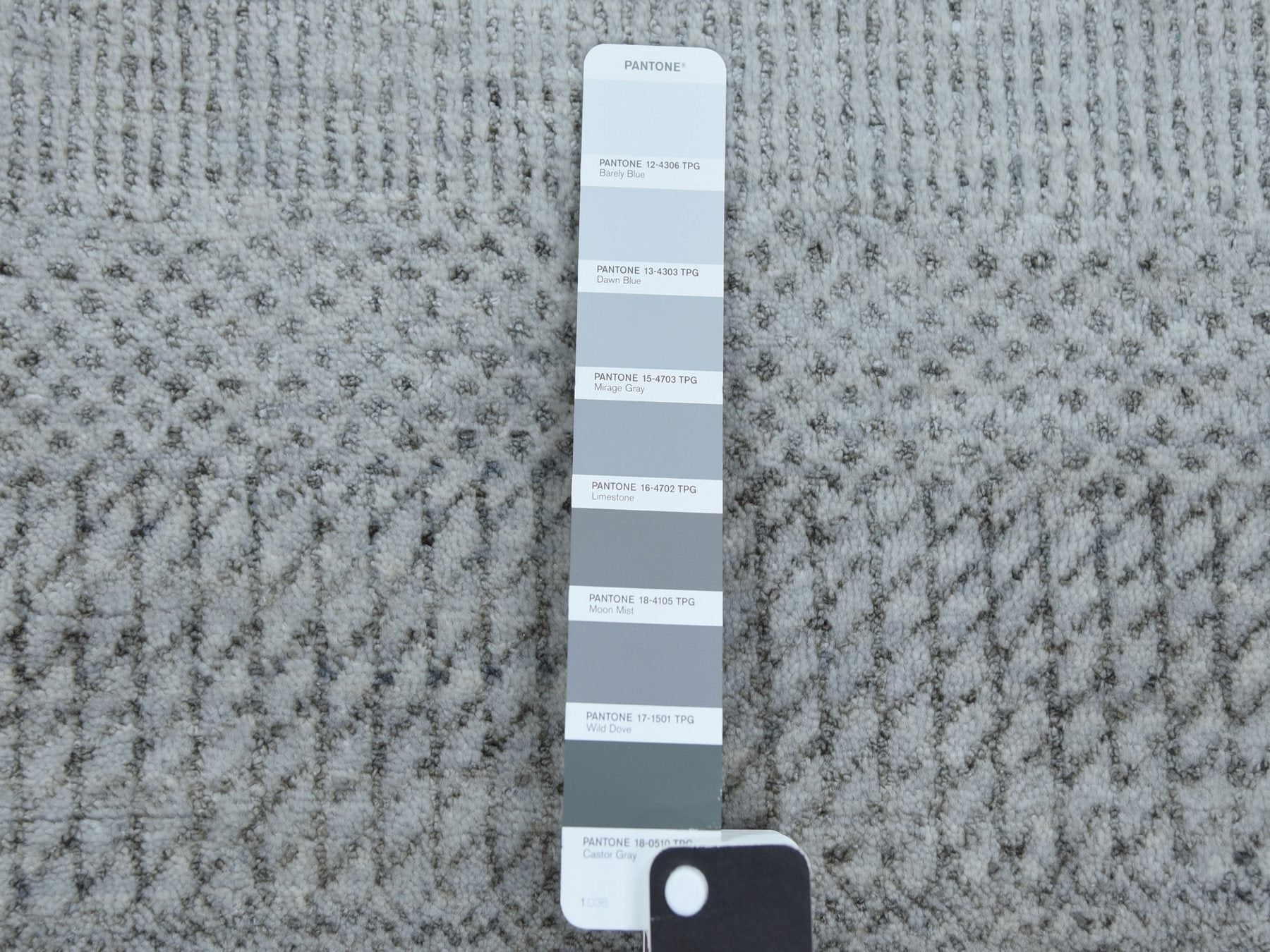 Gabbeh Modern / Contemporary hand-knotted wool/silk runner in Gray, 2'6" x 10' — SKU O079134 (view 4)