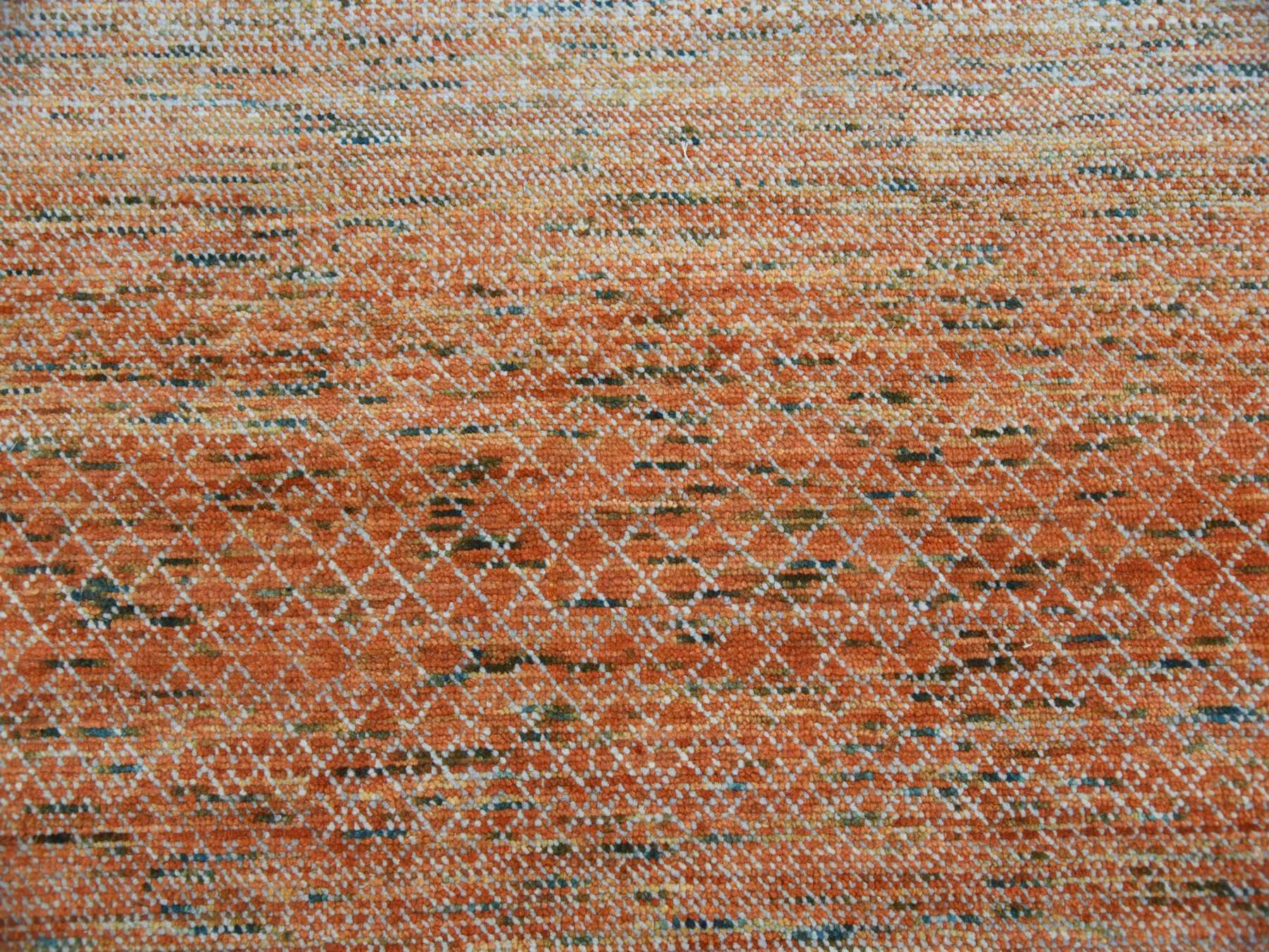 Modern / Contemporary hand-knotted wool rug in Orange, 9'10" x 13'10" — SKU O079168 (view 8)