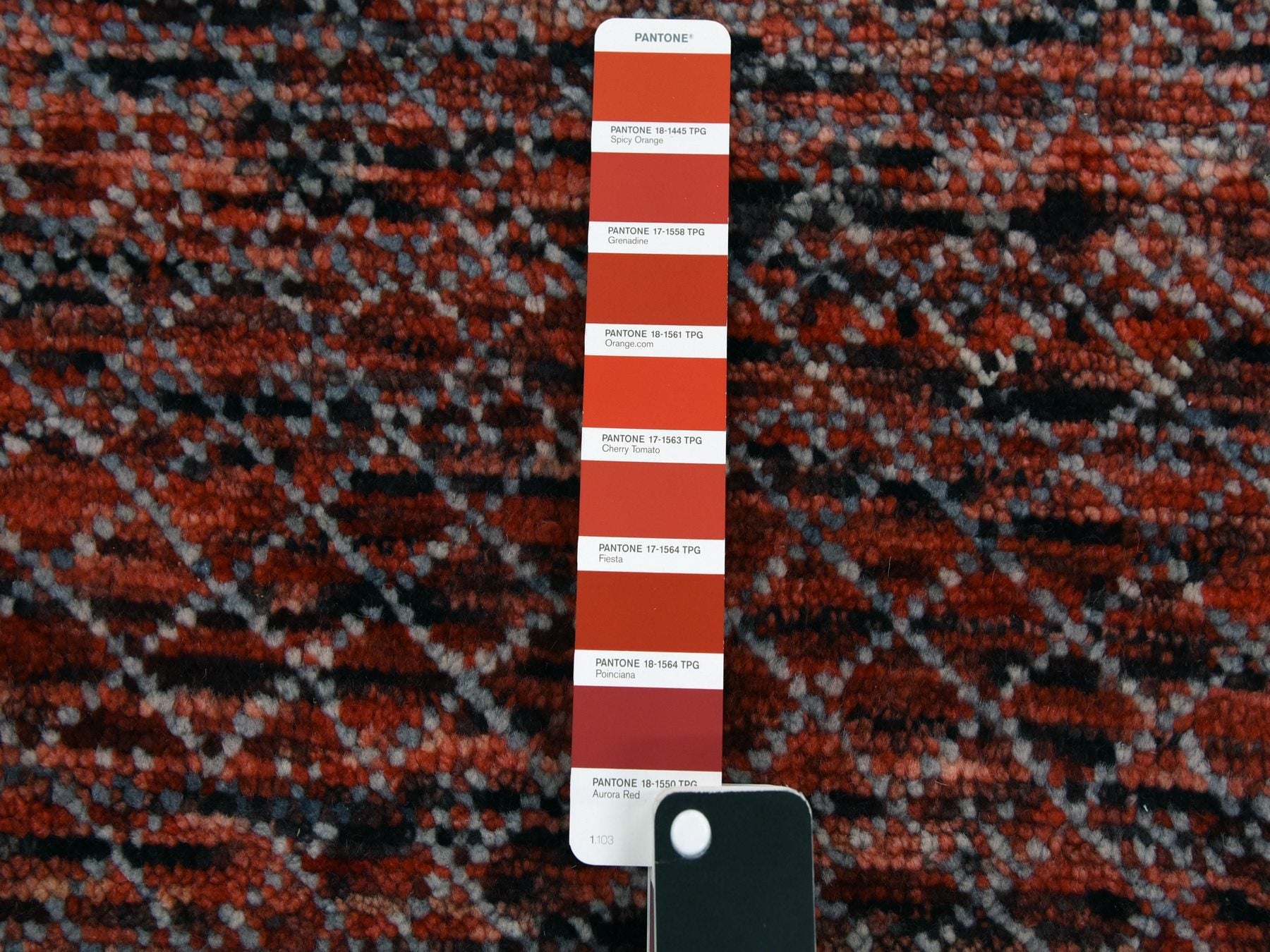 Modern / Contemporary hand-knotted wool rug in Red, 8' x 9'10" — SKU O079188 (view 7)
