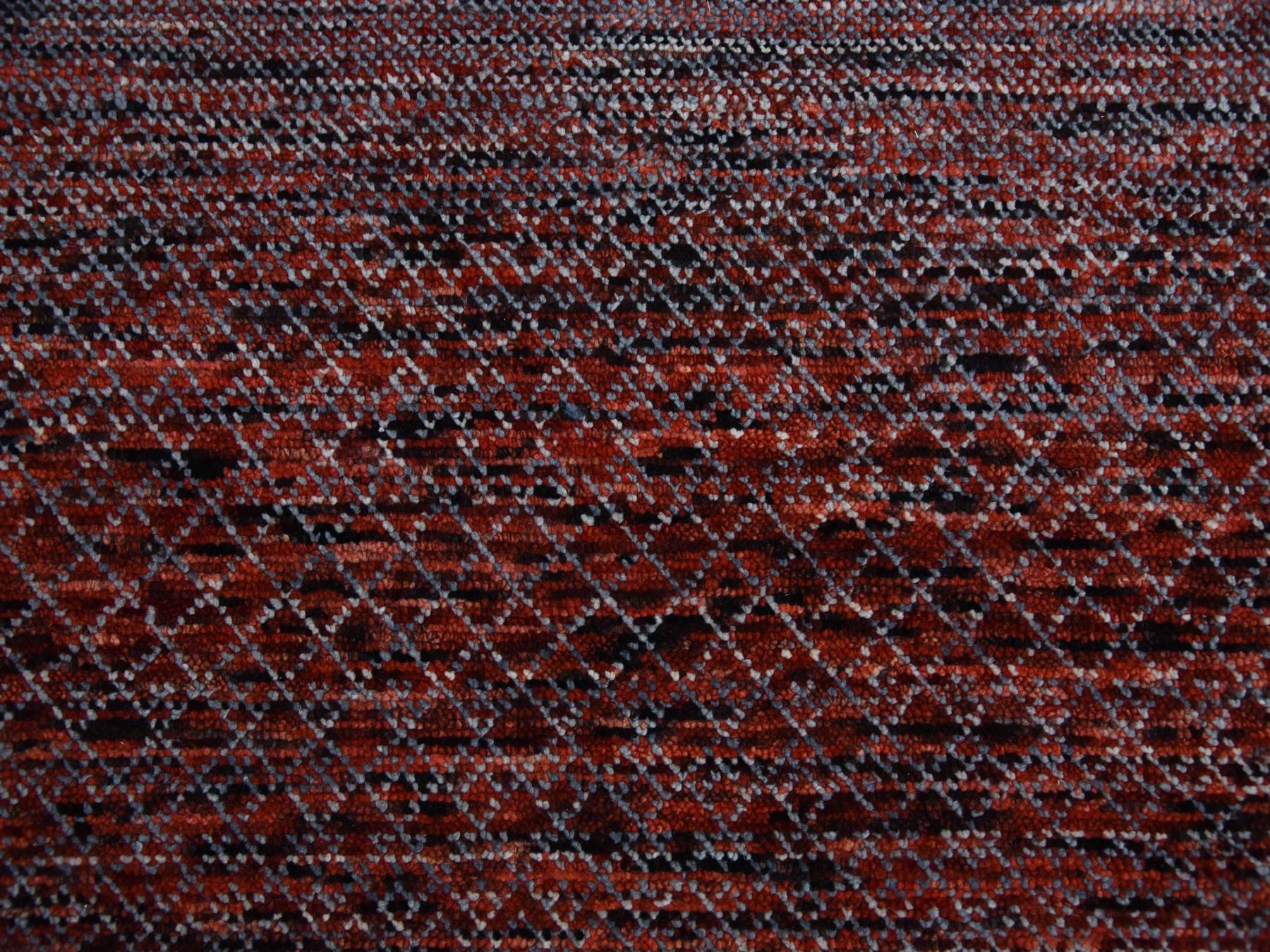 Modern / Contemporary hand-knotted wool rug in Red, 9'1" x 12'1" — SKU O079238 (view 8)