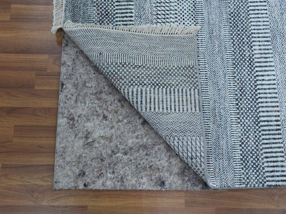 Ivory 4'0" x 6'0" Modern and Contemporary Hand knotted Wool/Silk Rug - Sku: O079246