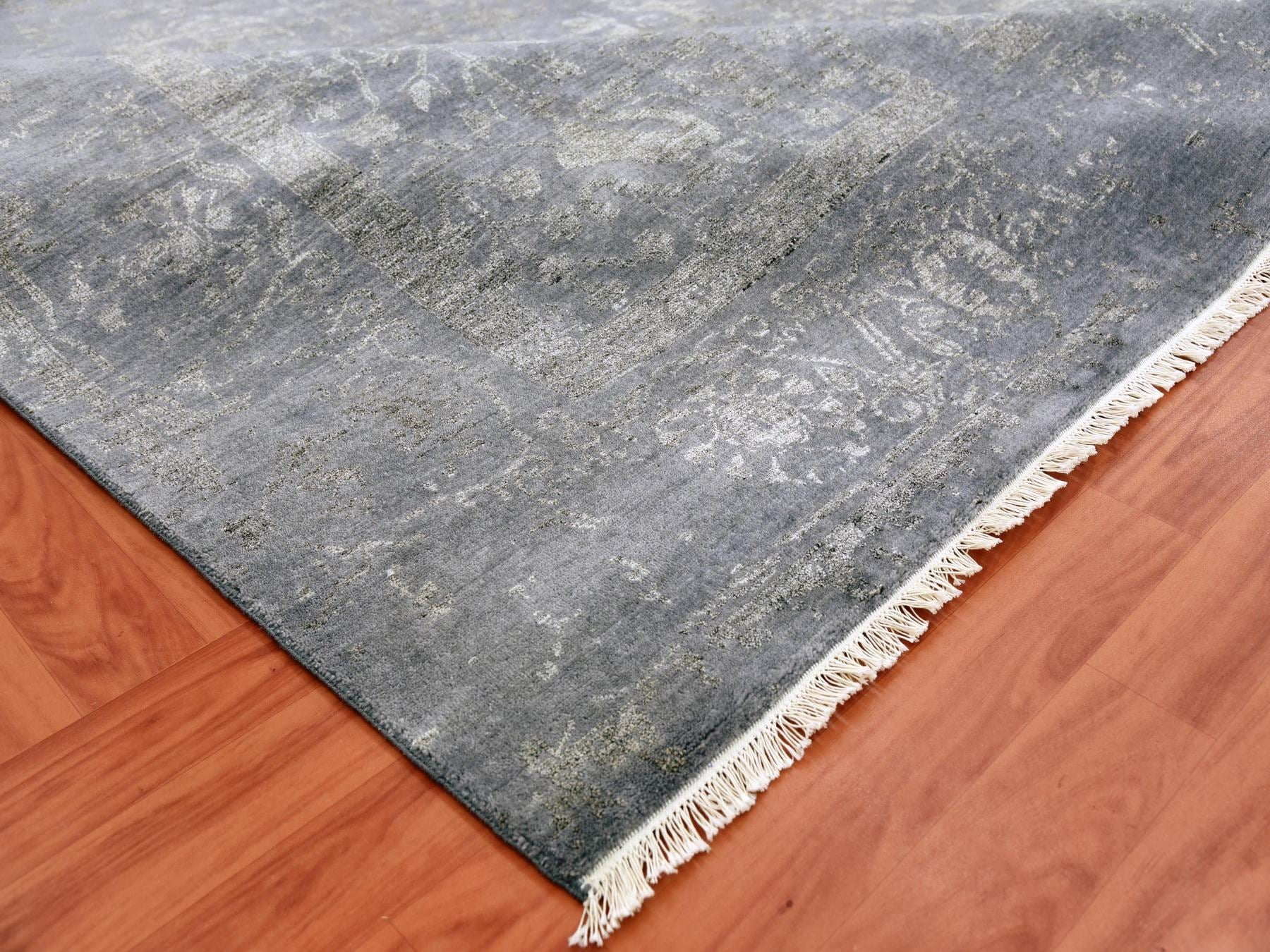 Tabriz Transitional hand-knotted wool/silk rug in Gray, 8'10" x 11'8" — SKU O079277 (view 6)