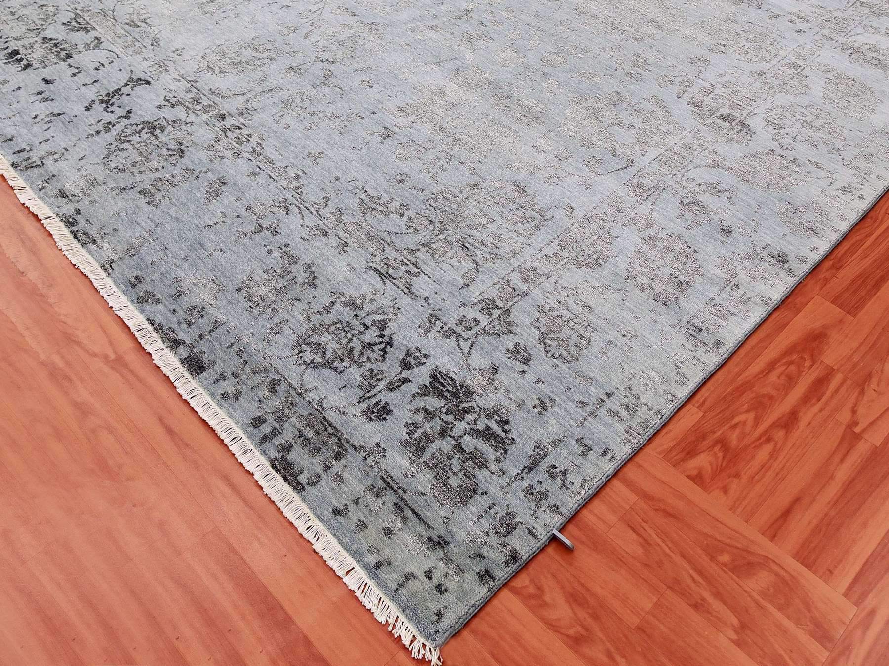 Tabriz Transitional hand-knotted wool/silk rug in Gray, 8'10" x 11'9" — SKU O079278 (view 6)