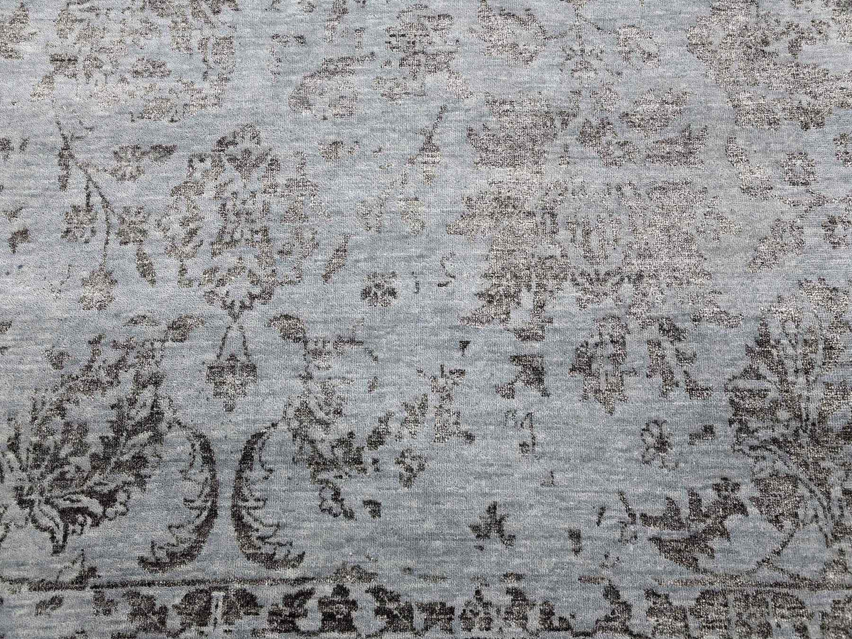 Tabriz Transitional hand-knotted wool/silk rug in Gray, 8'10" x 11'9" — SKU O079278 (view 8)