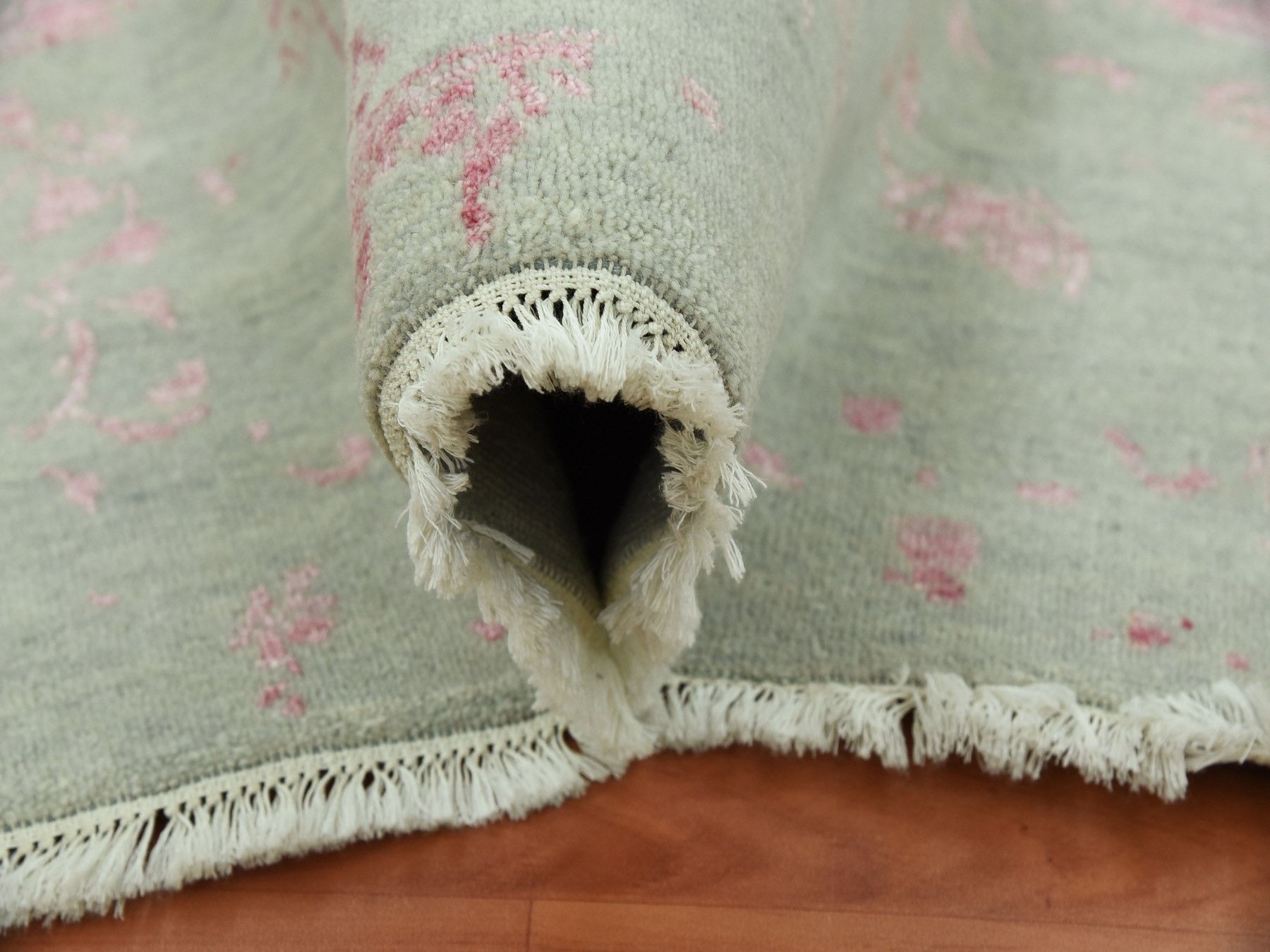 Modern / Contemporary hand-knotted wool/silk rug in Gray, 9' x 11'10" — SKU O079284 (view 5)