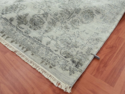 Heriz Heriz hand-knotted wool/silk rug in Gray, 9'10" x 14'3" — SKU O079288 (view 6)