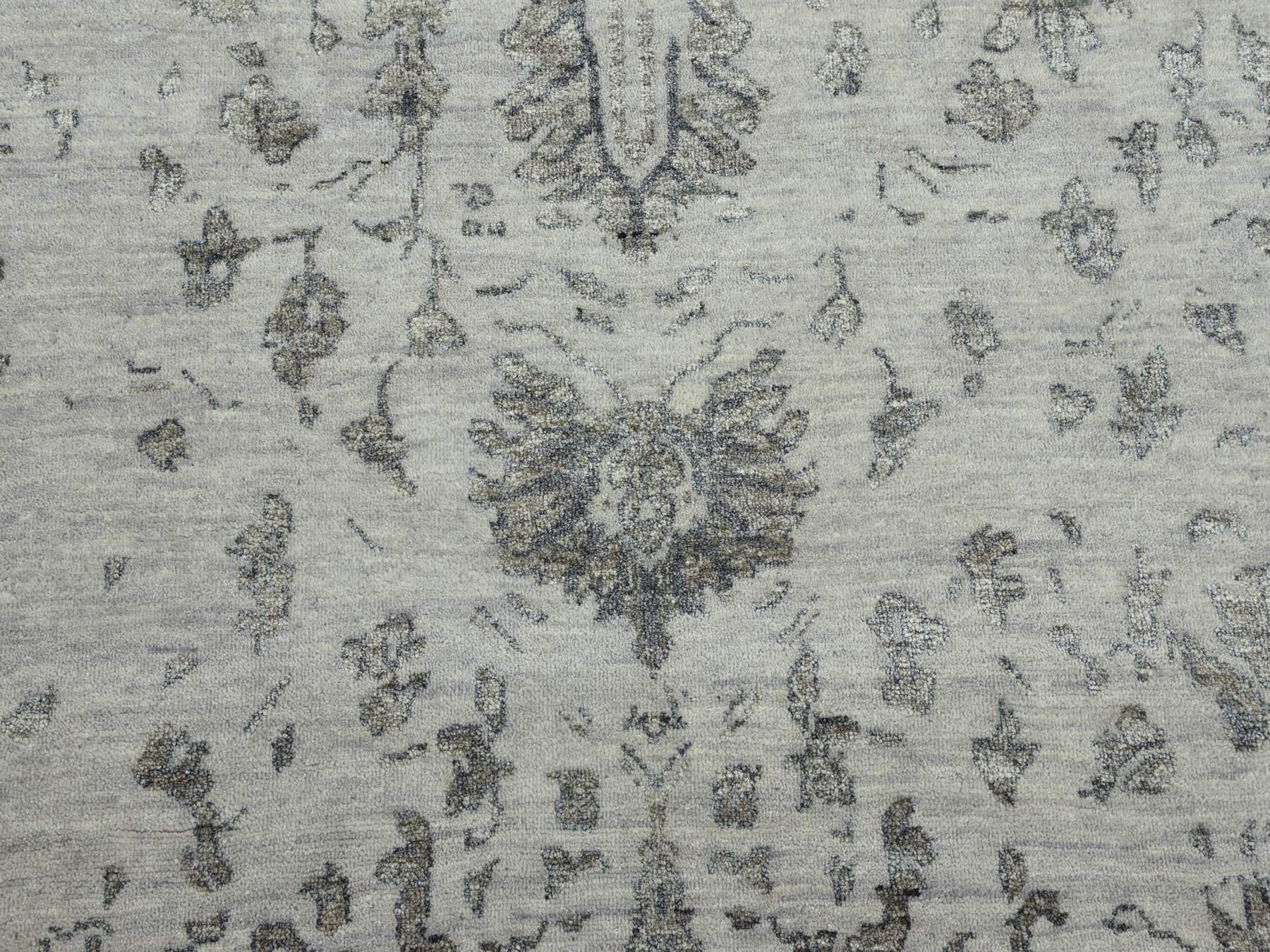 Heriz Heriz hand-knotted wool/silk rug in Gray, 9'10" x 14'3" — SKU O079288 (view 8)
