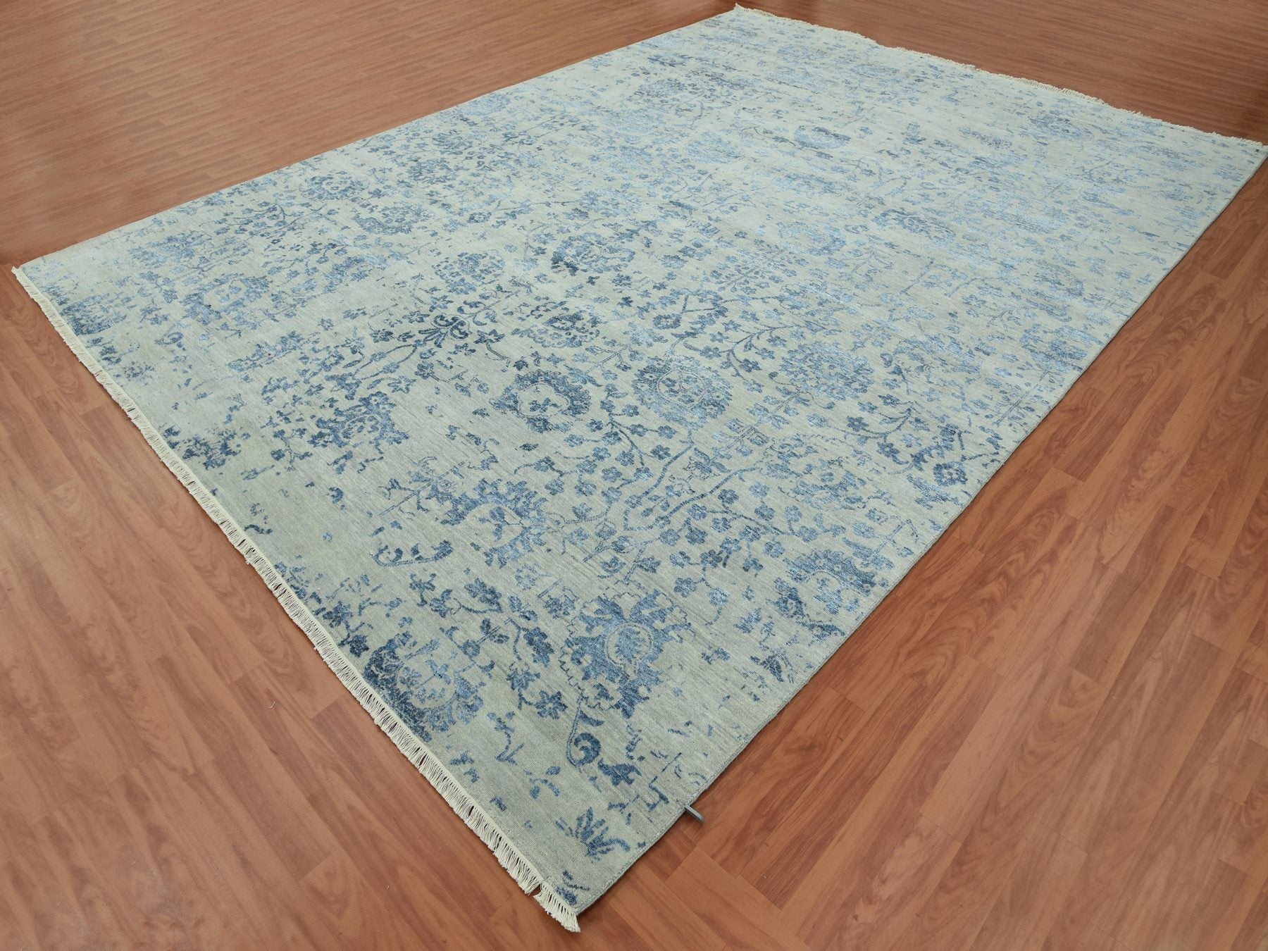 Modern / Contemporary hand-knotted wool/silk rug in Gray, 10' x 13'8" — SKU O079291 (view 3)
