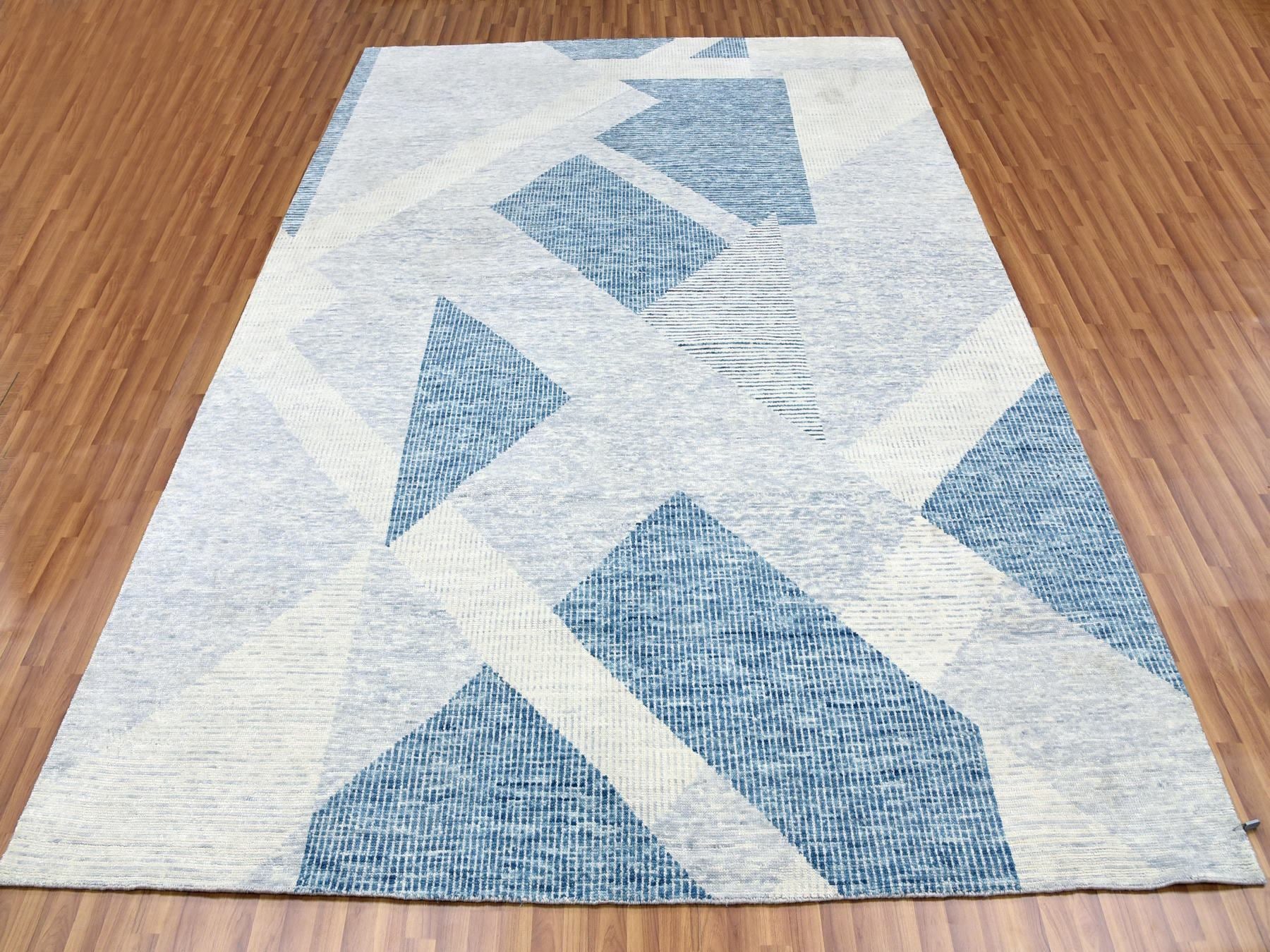 Modern / Contemporary hand-knotted wool rug in Blue, 9'2" x 12'3" — SKU O079294 (view 2)