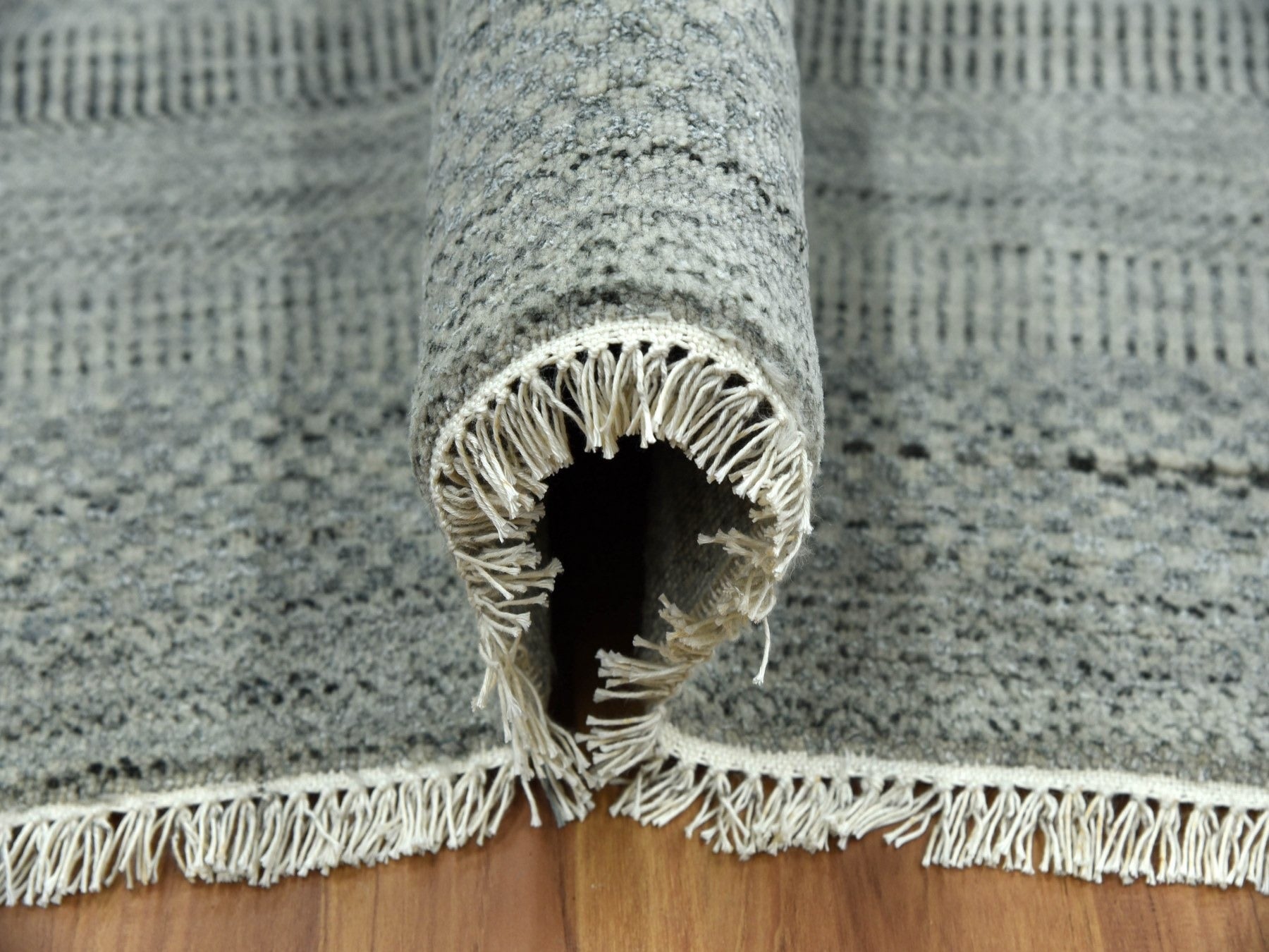 Modern / Contemporary hand-knotted wool/silk rug in Gray, 8' x 10'2" — SKU O079317 (view 5)