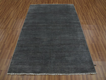 Modern / Contemporary hand-knotted wool/silk rug in Gray, 5'1" x 7'1" — SKU O079334 (view 2)