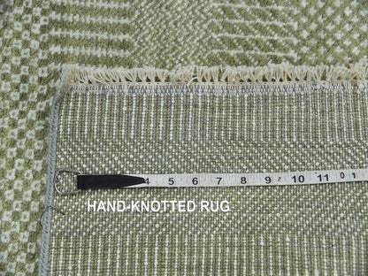 Green 3'0" x 5'3" Modern / Contemporary Hand knotted Wool/Silk Rug - Sku: O079354
