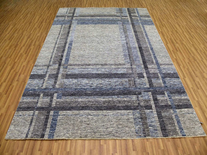 Modern / Contemporary hand-knotted wool rug in Gray, 9' x 12'1" — SKU O079381 (view 2)
