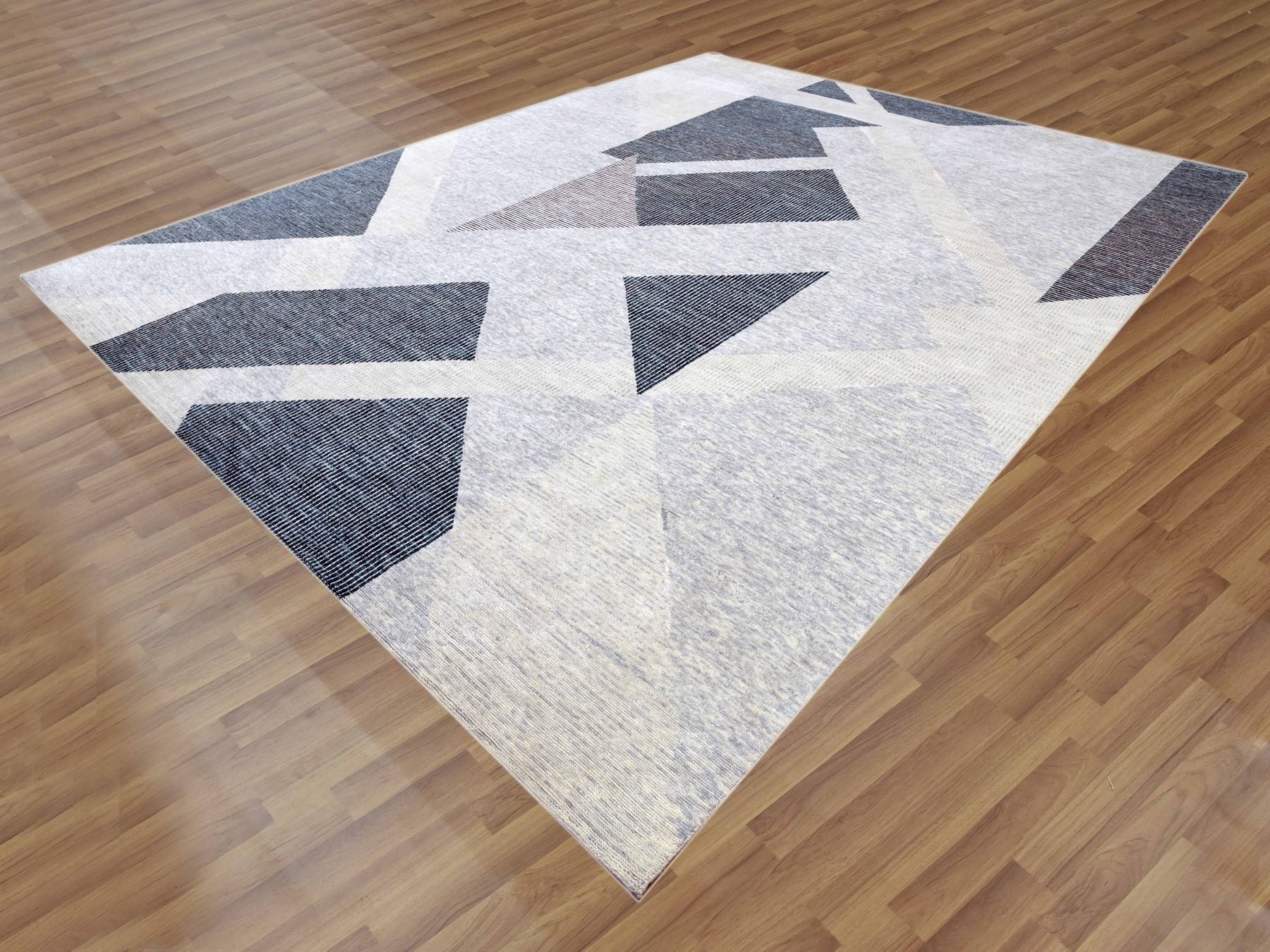Modern / Contemporary hand-knotted wool rug in Gray, 11'10" x 15'2" — SKU O079399 (view 3)
