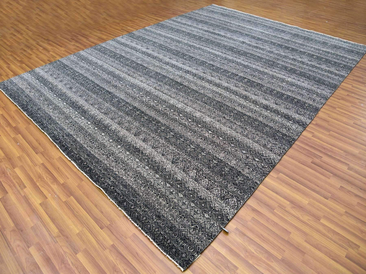 Modern / Contemporary hand-knotted wool rug in Gray, 10' x 13'10" — SKU O079459 (view 3)