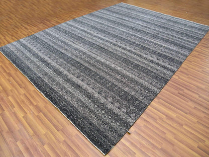 Modern / Contemporary hand-knotted wool rug in Gray, 10' x 13'10" — SKU O079459 (view 3)