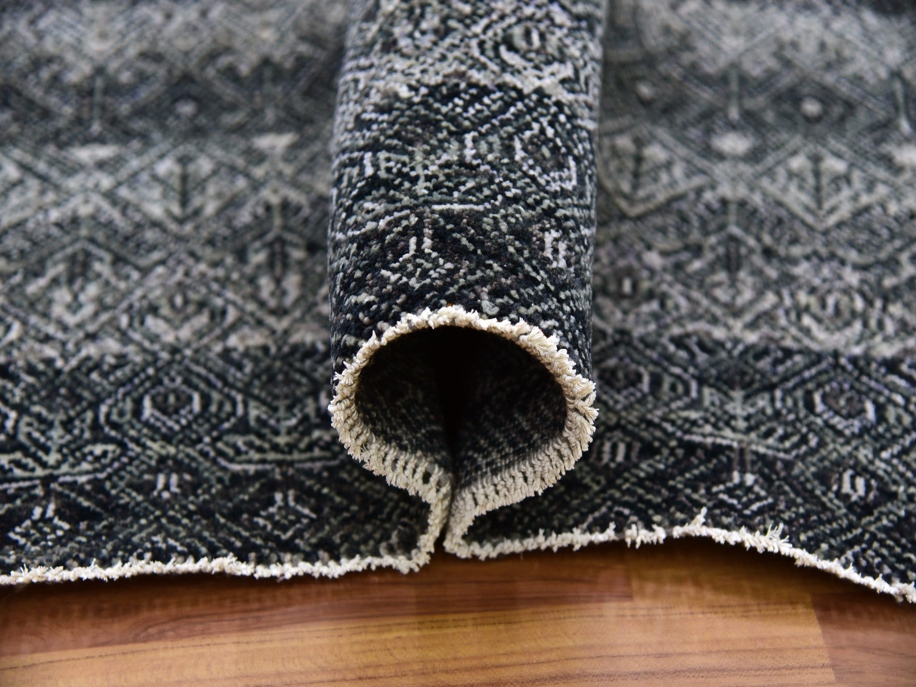 Modern / Contemporary hand-knotted wool rug in Gray, 10' x 13'10" — SKU O079459 (view 5)