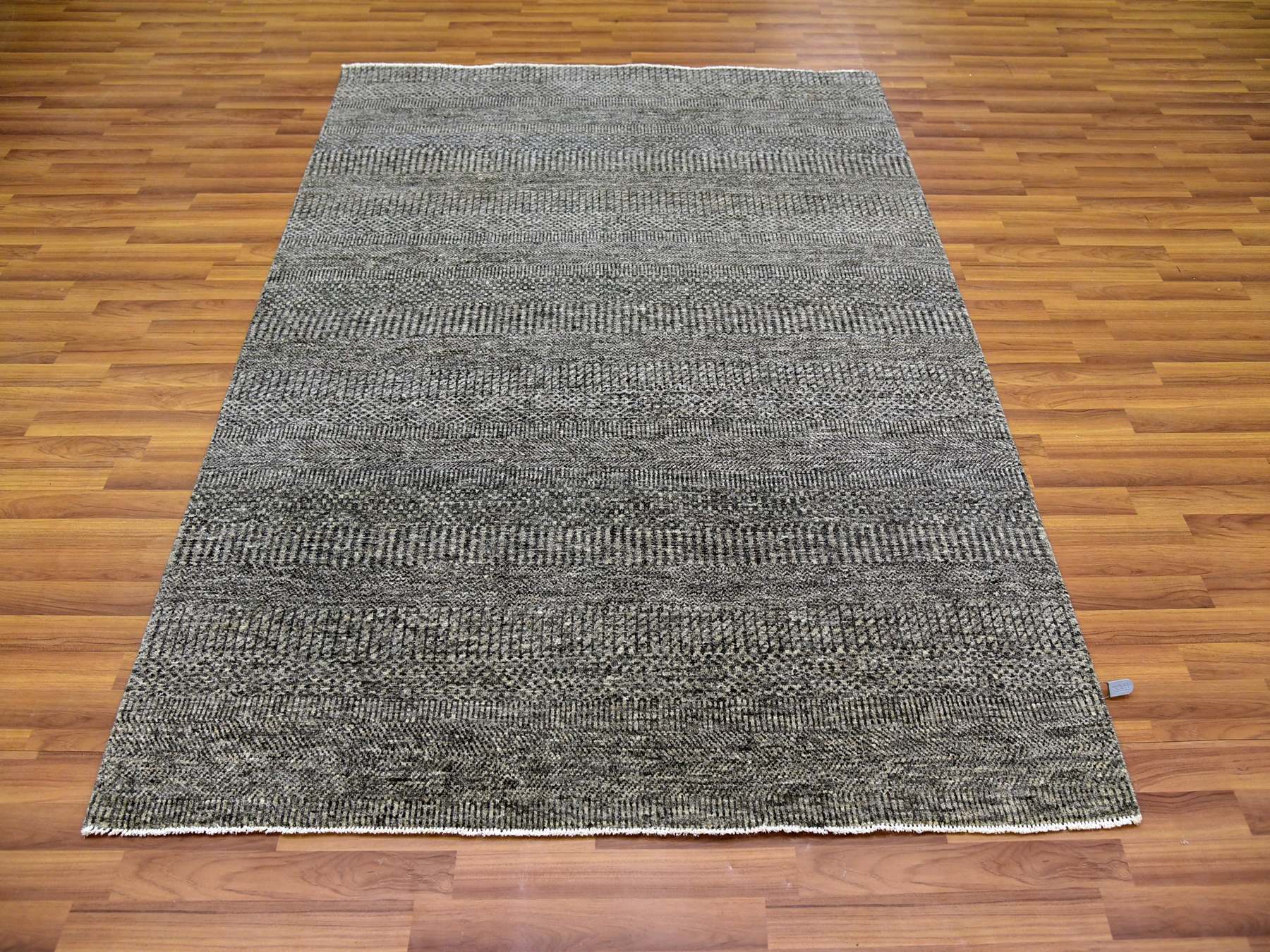 Modern / Contemporary hand-knotted wool rug in Gray, 5'2" x 7' — SKU O079478 (view 2)