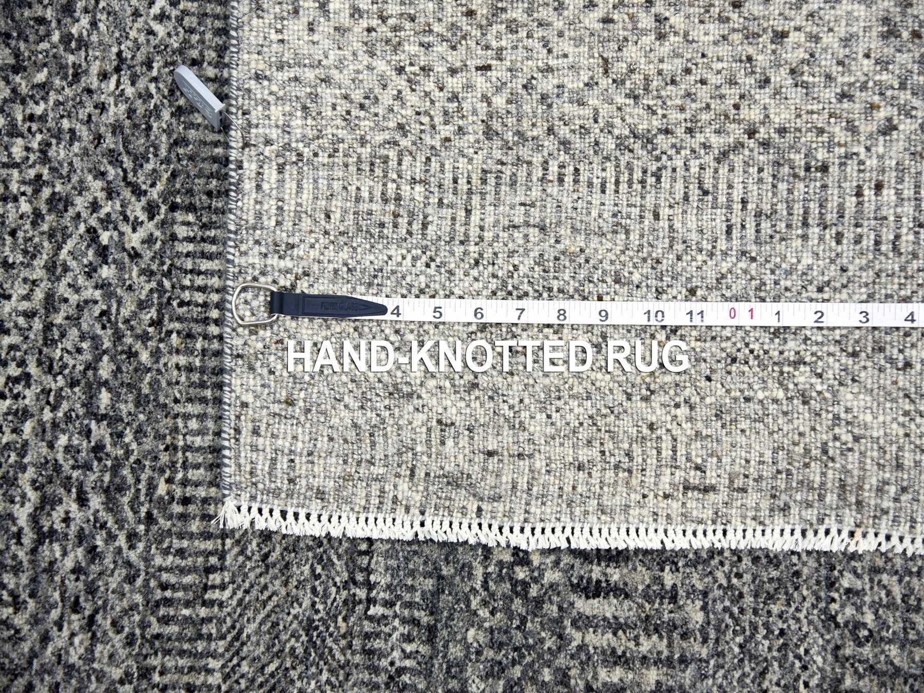 Modern / Contemporary hand-knotted wool rug in Gray, 5'2" x 7' — SKU O079478 (view 7)