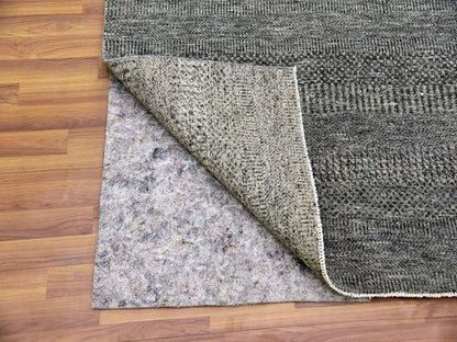 Modern / Contemporary hand-knotted wool rug in Gray, 4'2" x 6' — SKU O079479 (view 3)