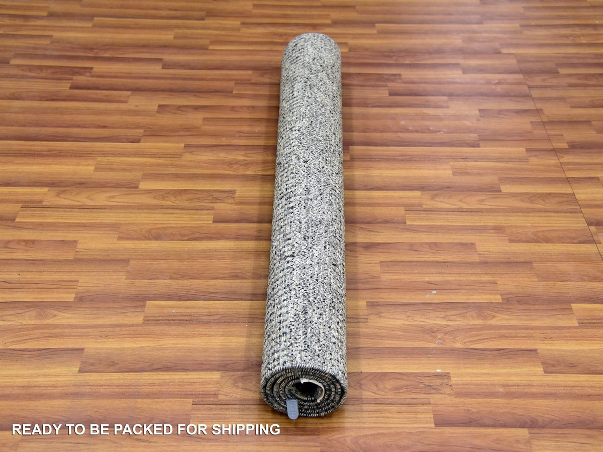 Modern / Contemporary hand-knotted wool rug in Gray, 4'2" x 6' — SKU O079479 (view 5)