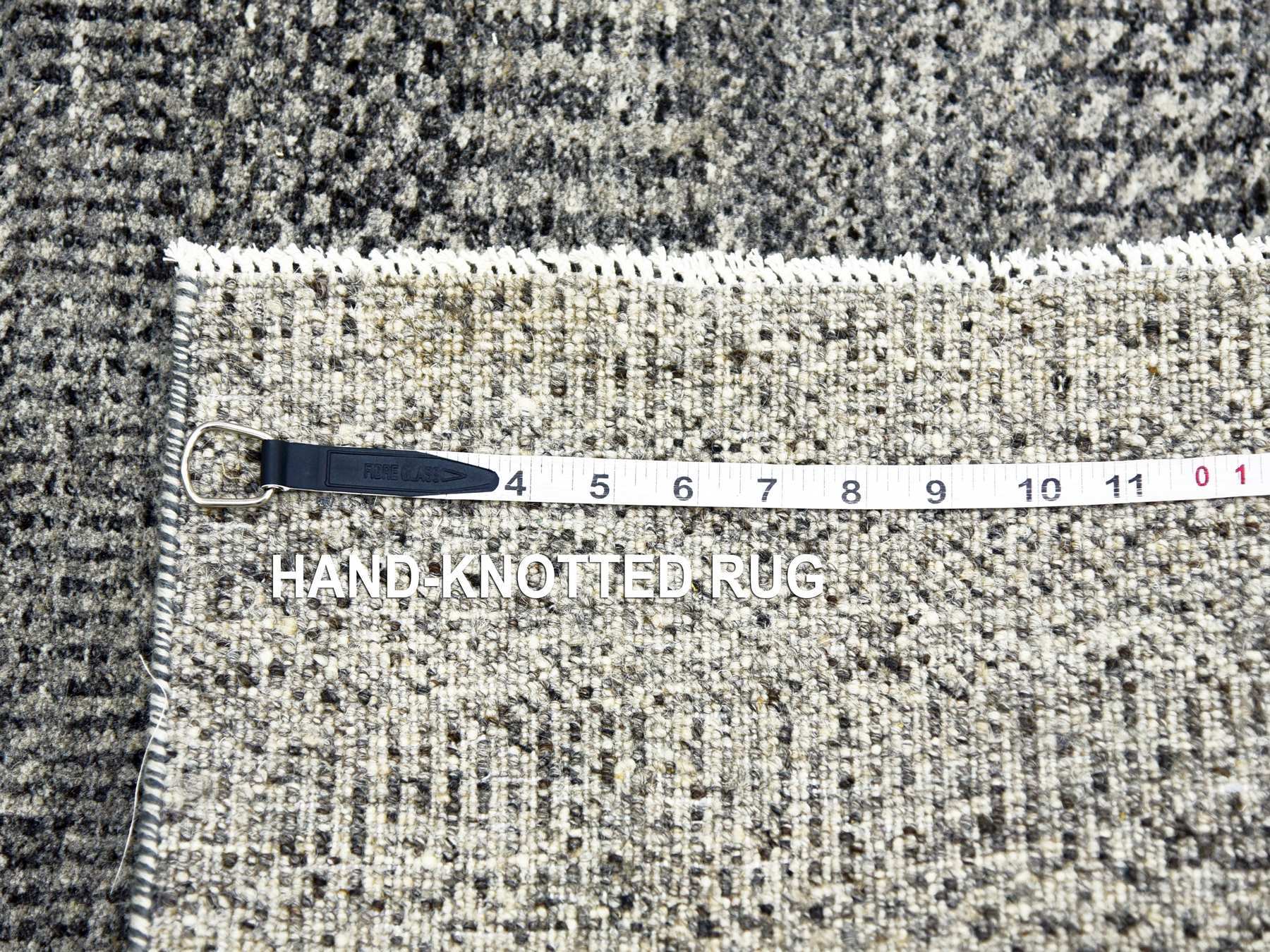 Modern / Contemporary hand-knotted wool rug in Gray, 4'2" x 6' — SKU O079479 (view 7)