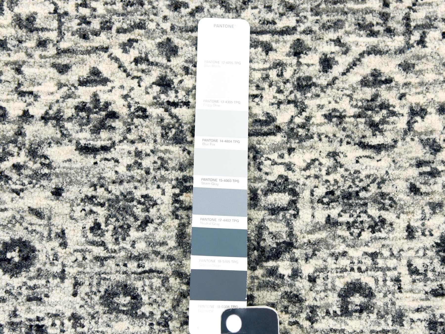 Mamluk Mamluk hand-knotted wool runner in Ivory, 2'7" x 6' — SKU O079502 (view 5)