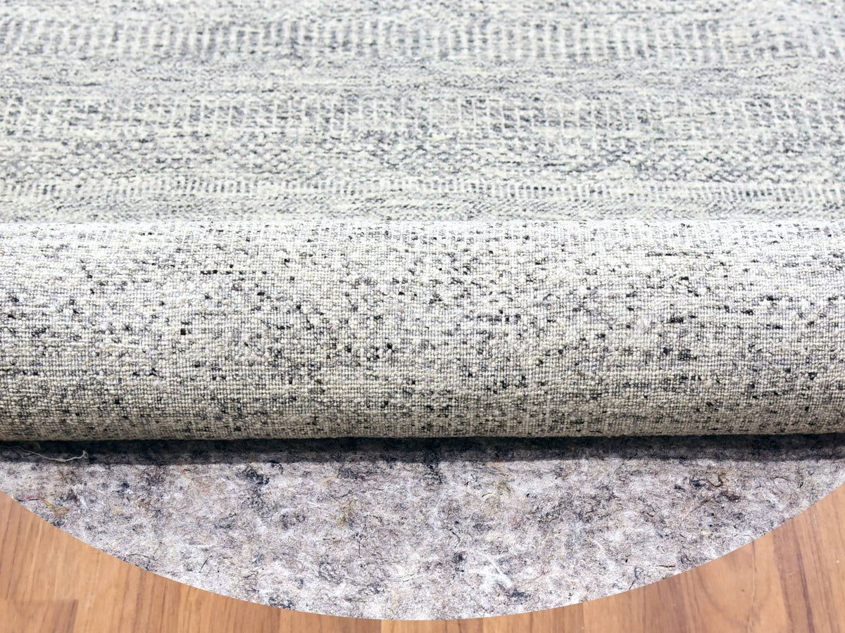 Modern / Contemporary hand-knotted wool rug in Gray, 12'11" x 12'11" — SKU O079509 (view 4)