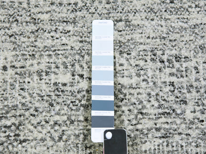 Modern / Contemporary hand-knotted wool rug in Gray, 12'11" x 12'11" — SKU O079509 (view 7)
