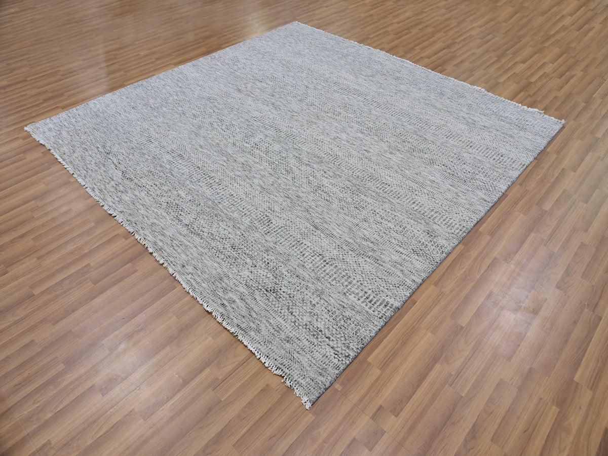 Modern / Contemporary hand-knotted wool rug in Gray, 8' x 8' — SKU O079512 (view 3)