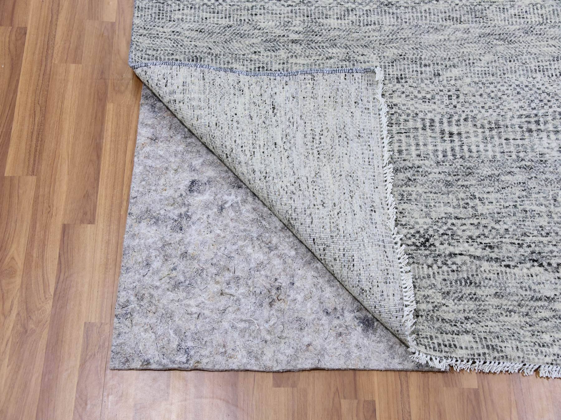 Modern / Contemporary hand-knotted wool rug in Gray, 8' x 8' — SKU O079512 (view 4)