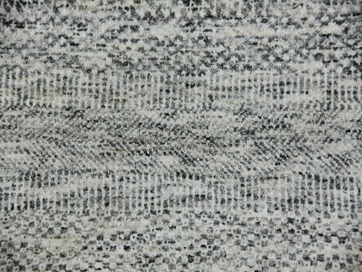 Modern / Contemporary hand-knotted wool rug in Gray, 8' x 8' — SKU O079512 (view 8)