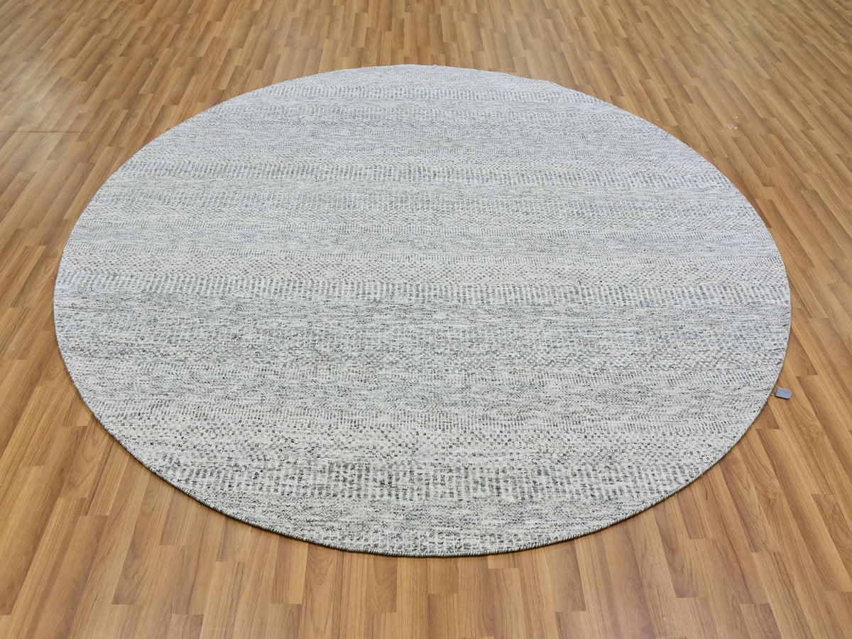Modern / Contemporary hand-knotted wool rug in Gray, 7'9" x 7'9" — SKU O079515 (view 2)