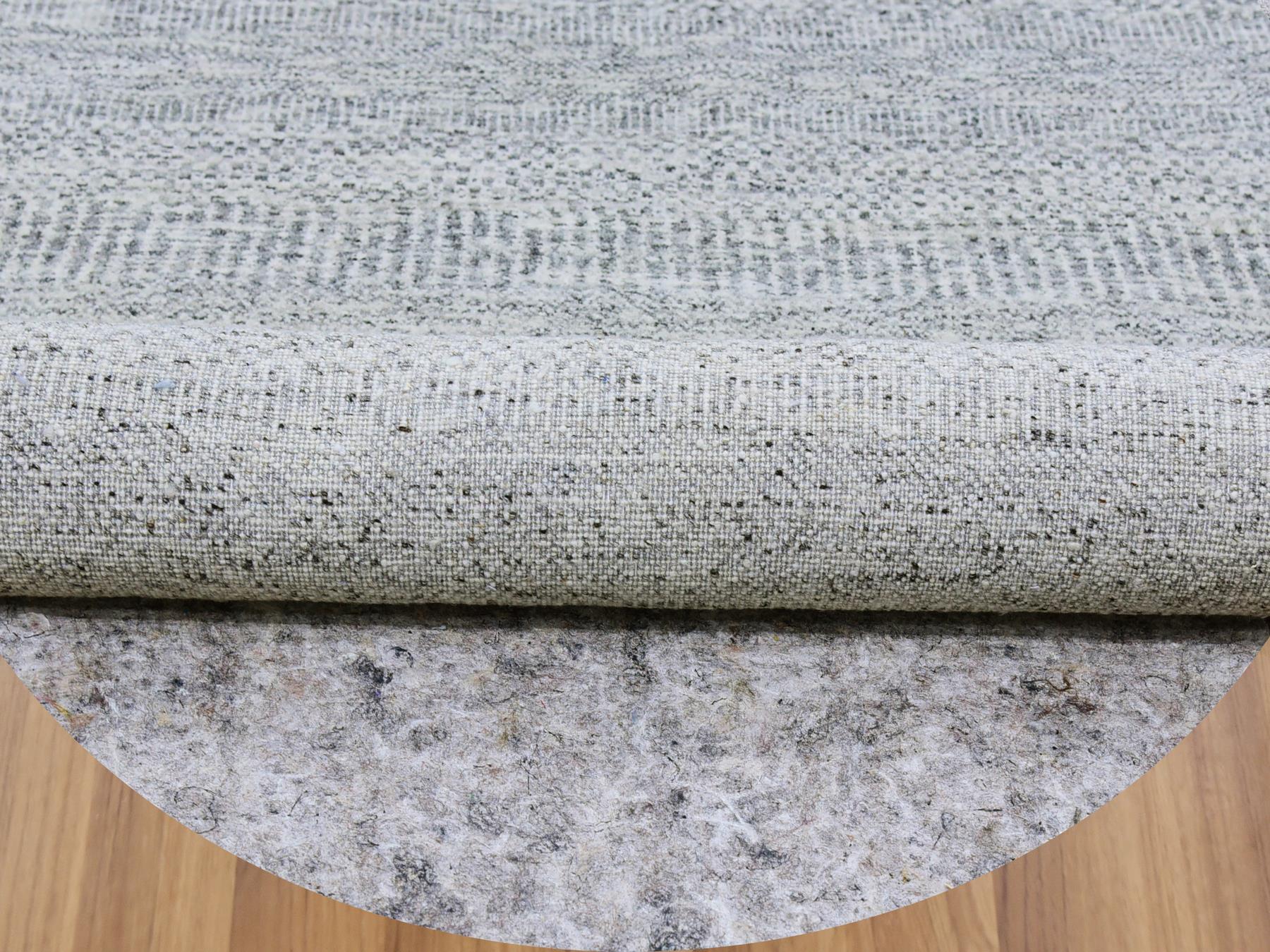 Modern / Contemporary hand-knotted wool rug in Gray, 7'9" x 7'9" — SKU O079515 (view 4)