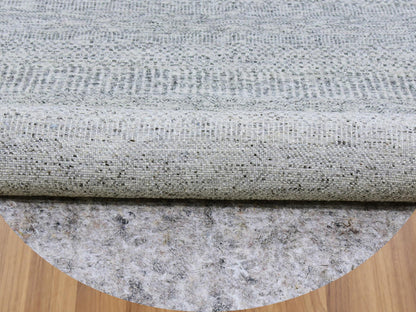 Modern / Contemporary hand-knotted wool rug in Gray, 7'9" x 7'9" — SKU O079515 (view 4)