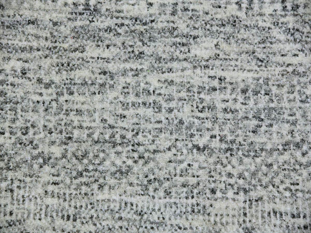 Modern / Contemporary hand-knotted wool rug in Gray, 7'9" x 7'9" — SKU O079515 (view 8)